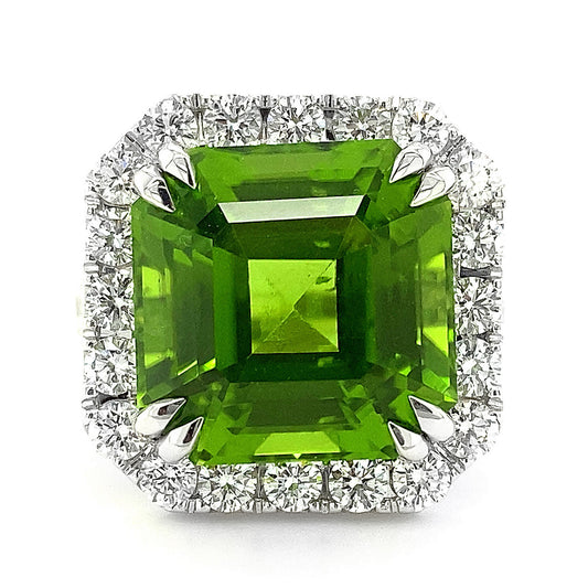 18k White Gold 16.64ct TGW Green Peridot and Diamond Ring
