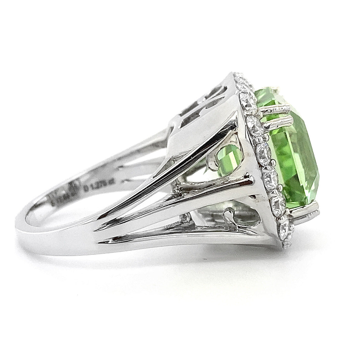 18K White Gold 13.92ct TGW Mint Green Tourmaline and Diamond Ring