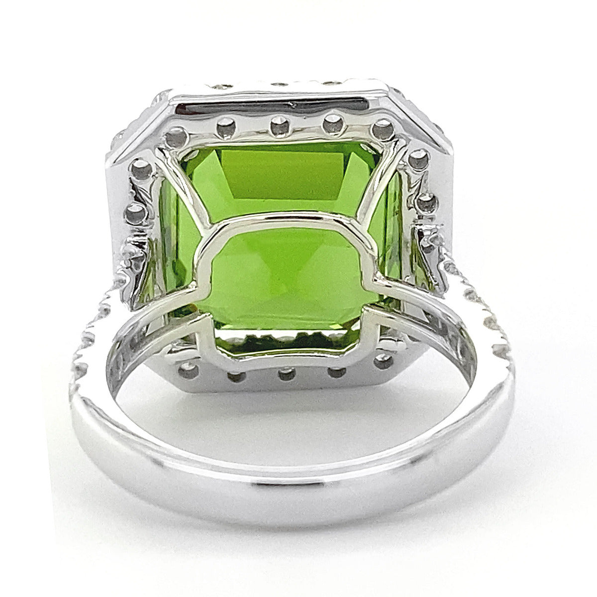 18k White Gold 16.64ct TGW Green Peridot and Diamond Ring
