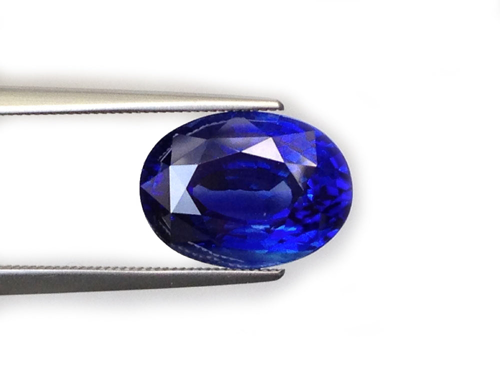 Natural Extremely Rare Unheated Royal Vivid Blue Sapphire Oval-shape 7.45 carats with GRS Report